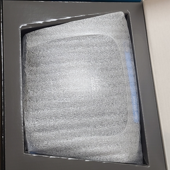 Nib Linksys E2000 Advanced Wireless-N Router Router - Picture 5 of 5